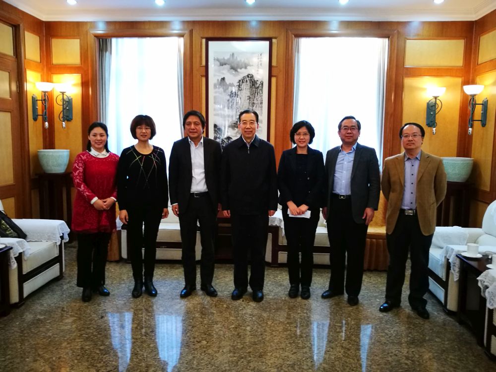 吳海龍會長會見北京外國語大學校長