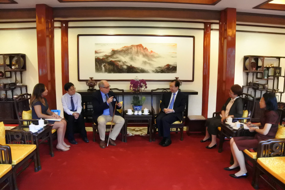 吳海龍會長會見阿根廷駐華大使