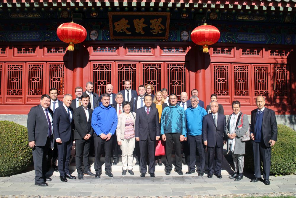 吳海龍會長會見格陵蘭自治政府總理吉爾森