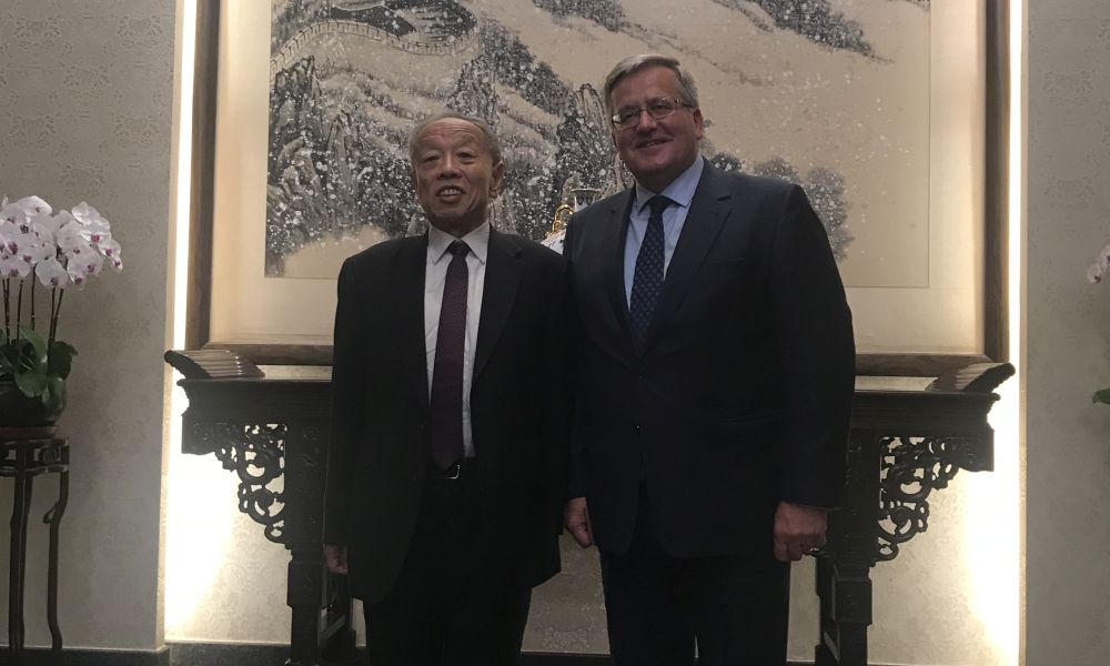 李肇星名譽會長會見波蘭前總統科莫羅夫斯基