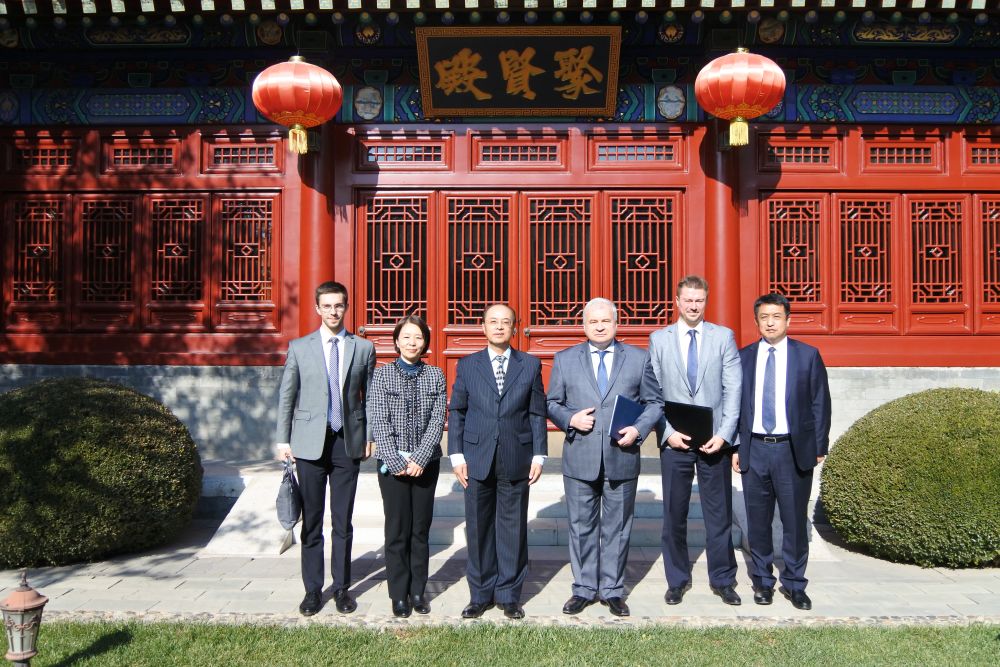 李惠來副會長會見俄羅斯駐華大使